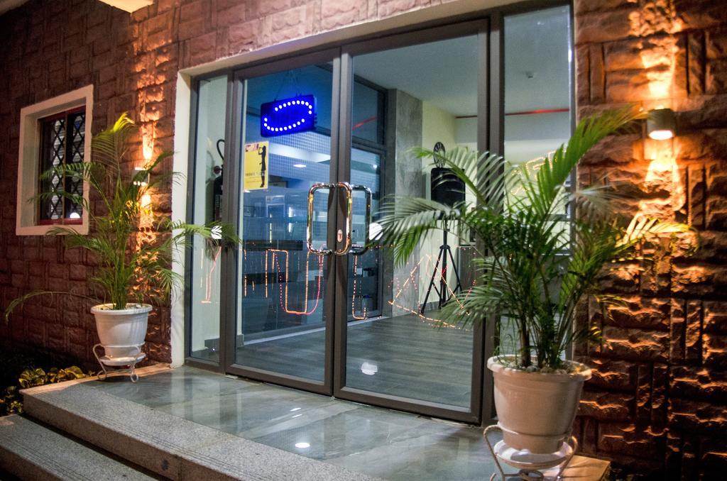 Hotel Rosebud Абуджа Экстерьер фото