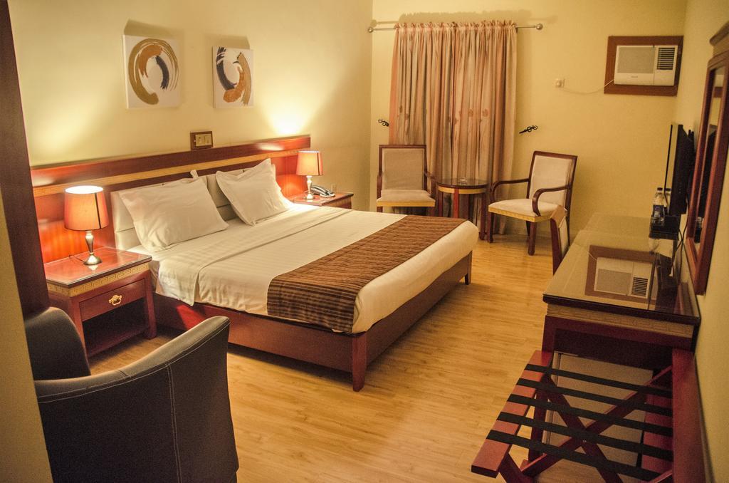 Hotel Rosebud Абуджа Экстерьер фото