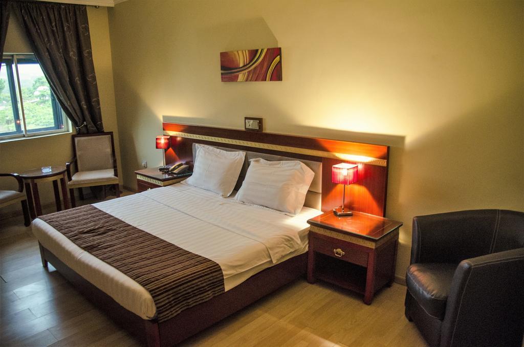 Hotel Rosebud Абуджа Экстерьер фото