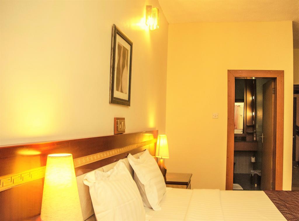 Hotel Rosebud Абуджа Экстерьер фото