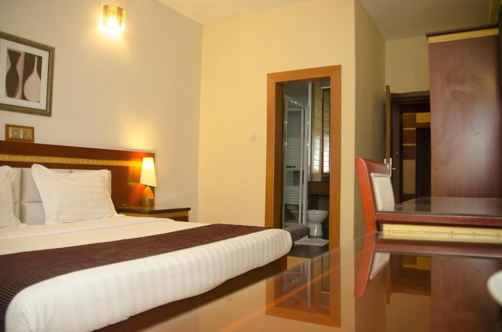 Hotel Rosebud Абуджа Экстерьер фото