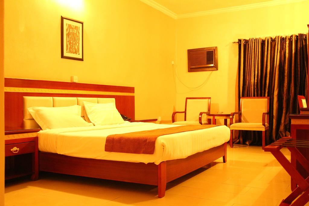 Hotel Rosebud Абуджа Экстерьер фото